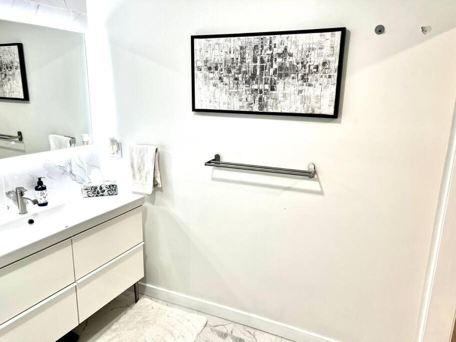 Luxury And Cozy 1 Bed Condo In The Heart Of プロビデンス エクステリア 写真