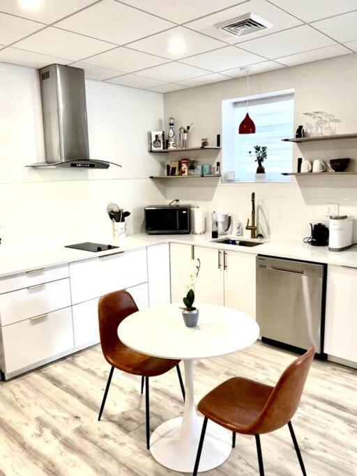Luxury And Cozy 1 Bed Condo In The Heart Of プロビデンス エクステリア 写真